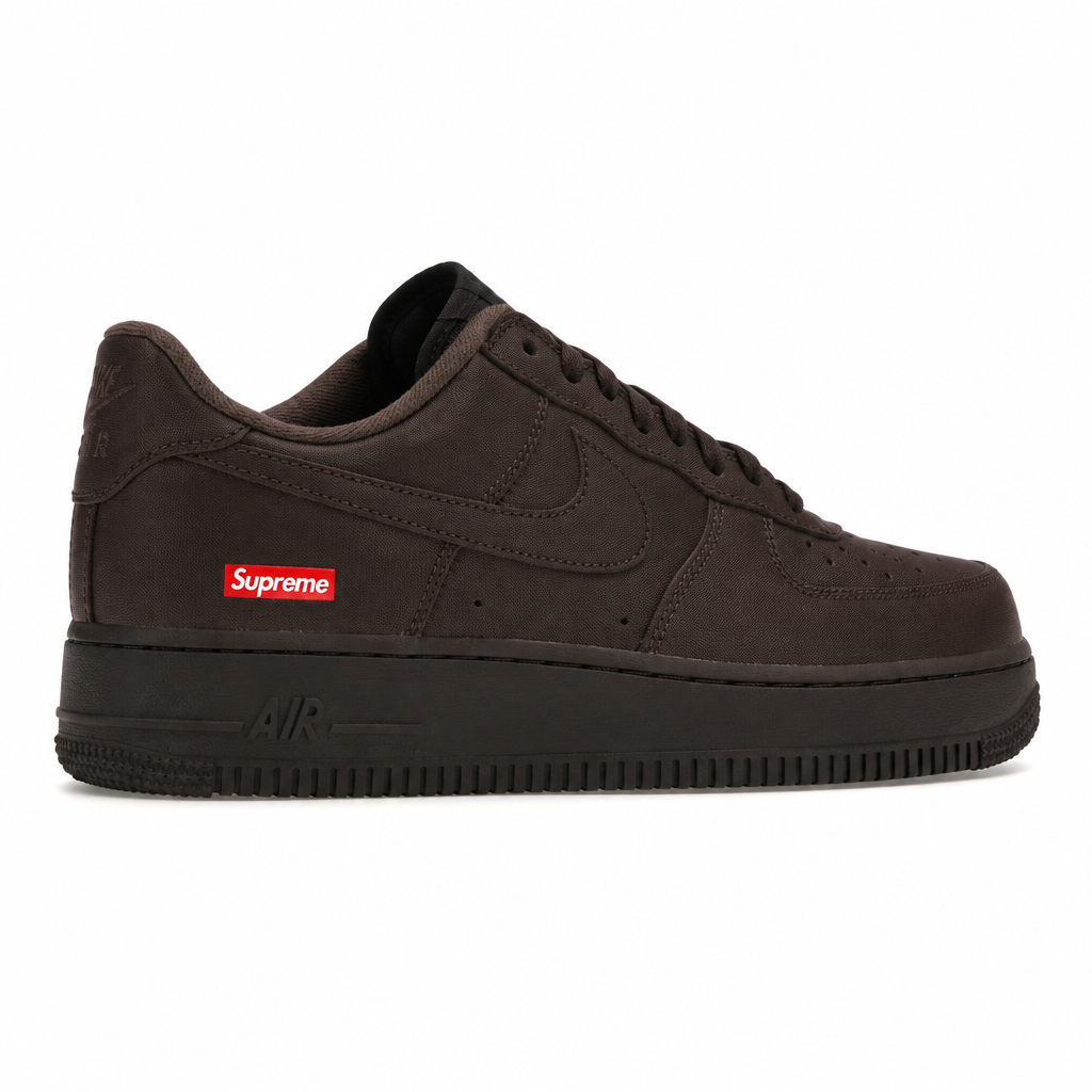 Cropped shoe photo 2