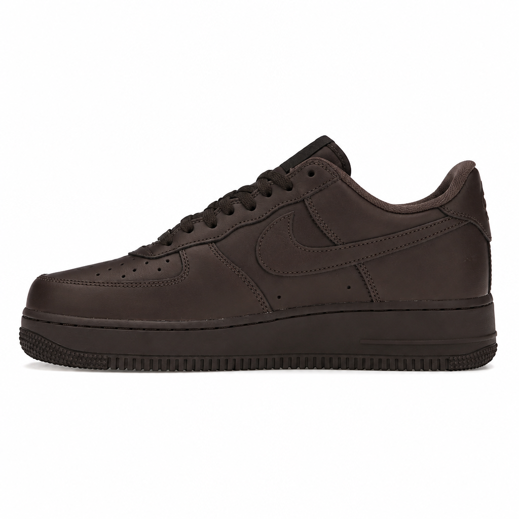 Cropped shoe photo 3